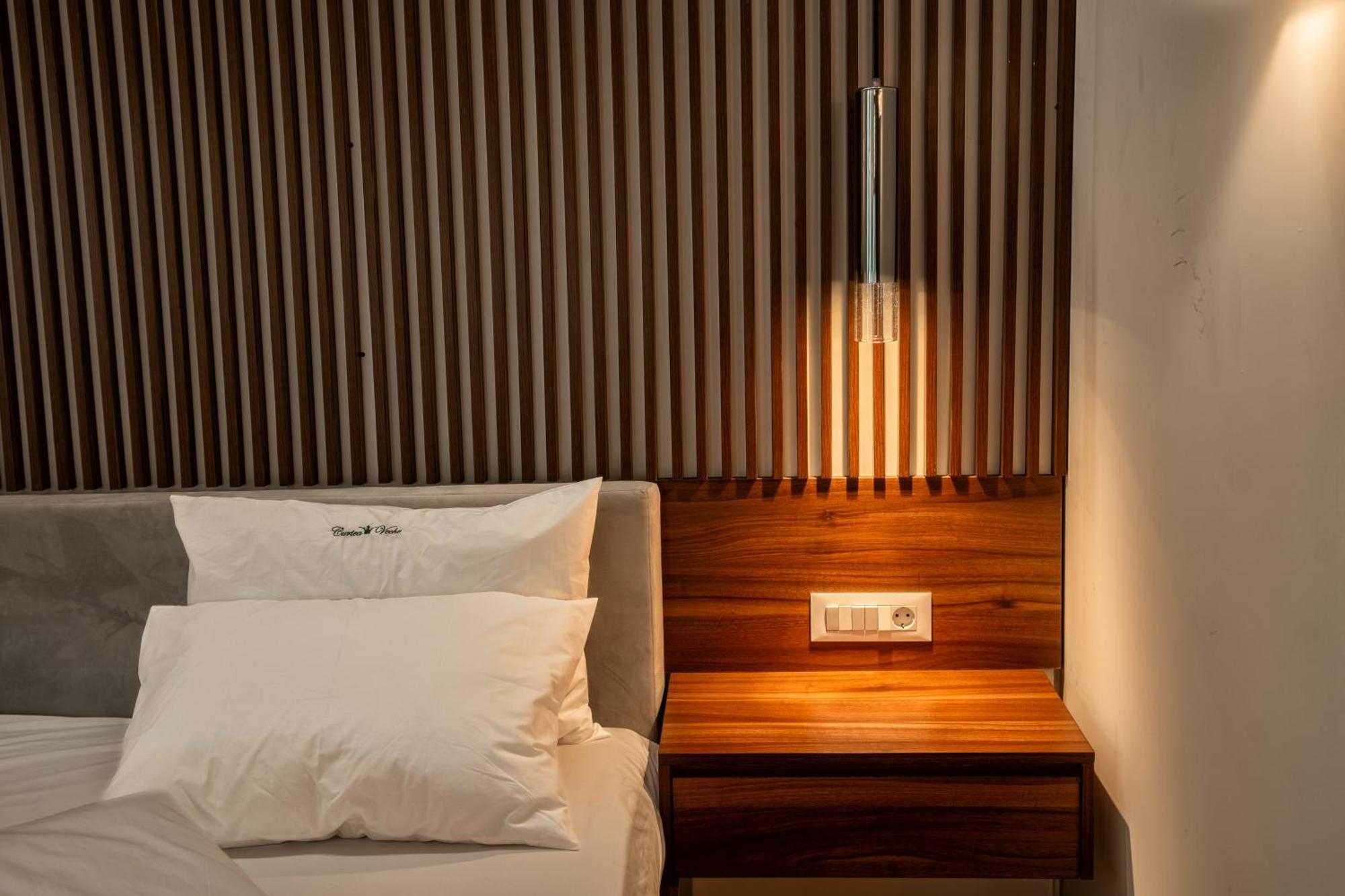 Hotel Curtea Veche Куртя-де-Арджеш Экстерьер фото