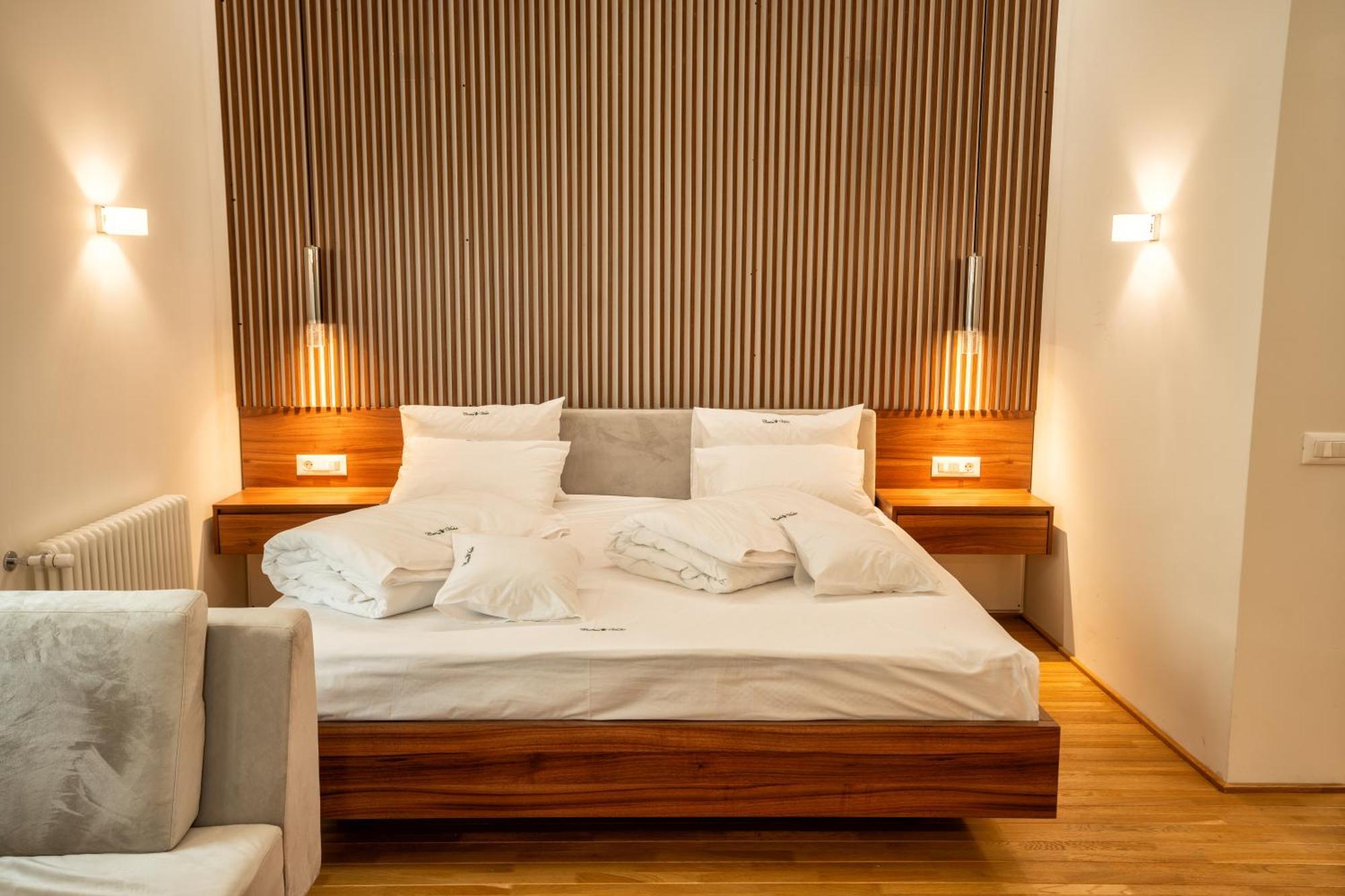 Hotel Curtea Veche Куртя-де-Арджеш Экстерьер фото