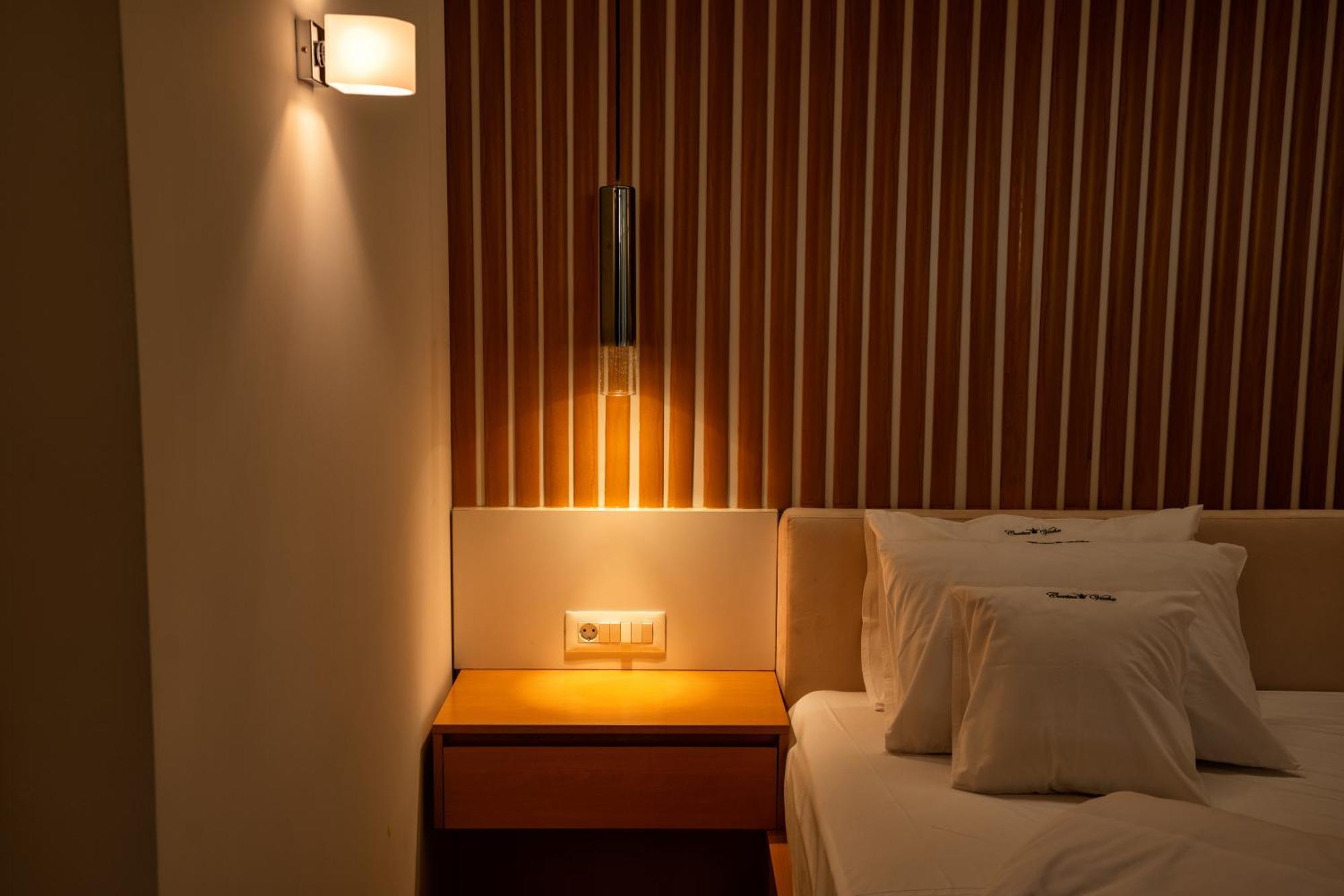 Hotel Curtea Veche Куртя-де-Арджеш Экстерьер фото