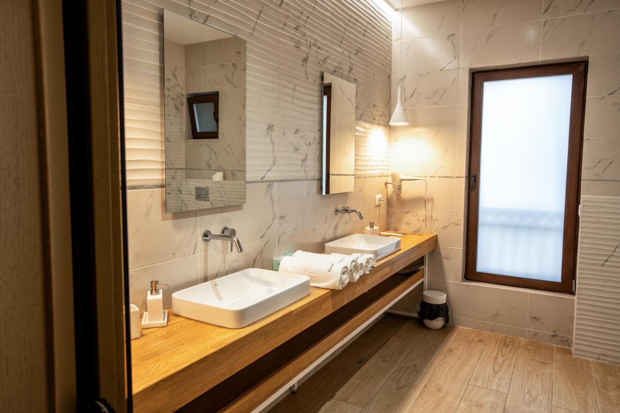 Hotel Curtea Veche Куртя-де-Арджеш Экстерьер фото