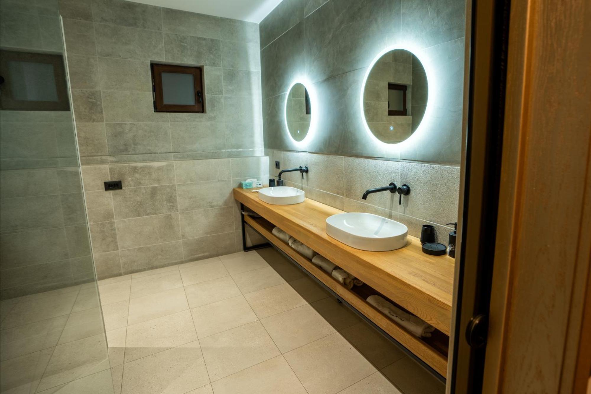 Hotel Curtea Veche Куртя-де-Арджеш Экстерьер фото