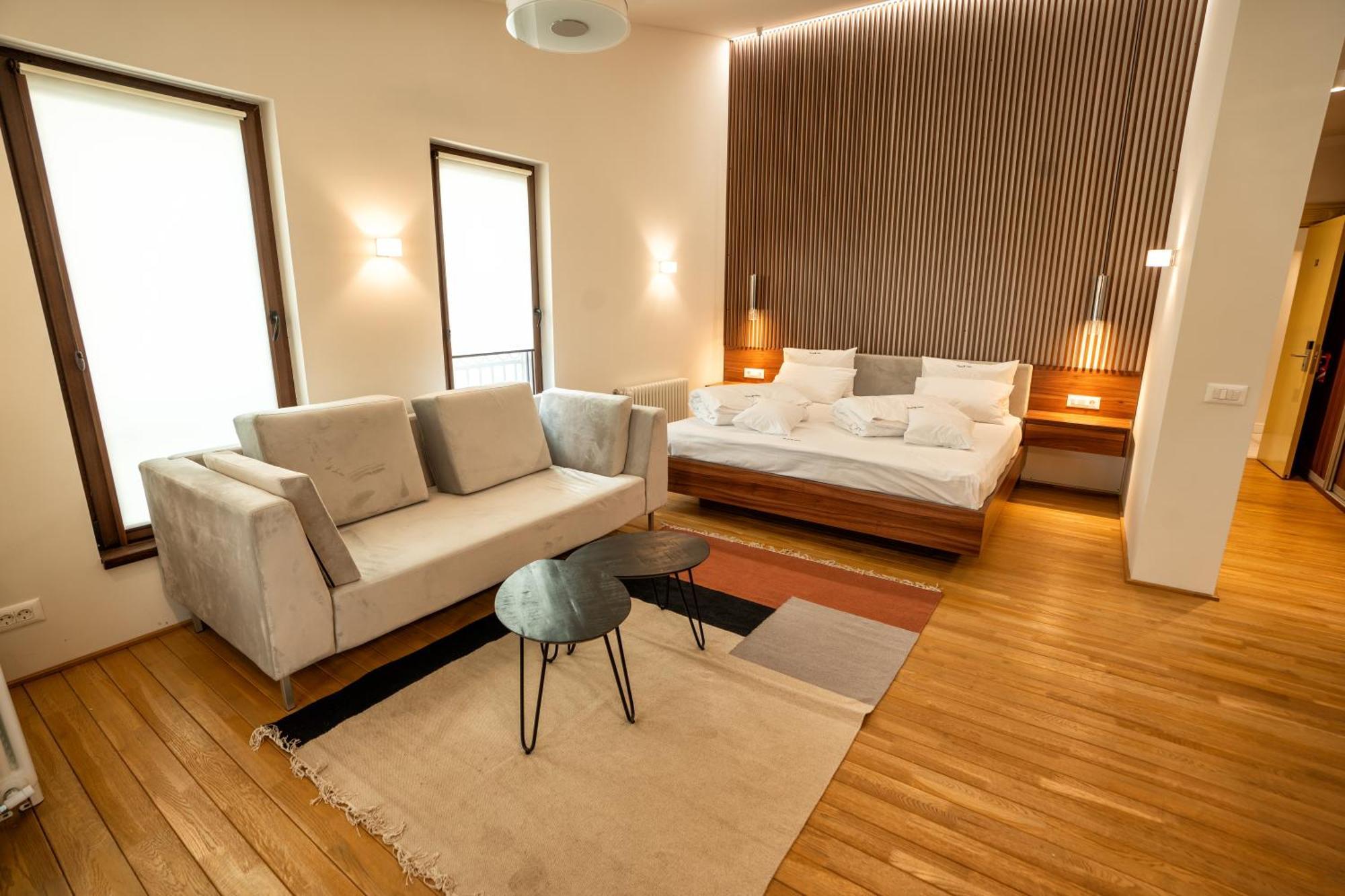 Hotel Curtea Veche Куртя-де-Арджеш Экстерьер фото