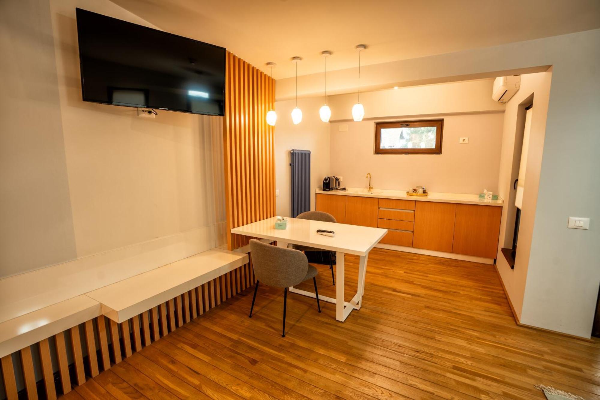 Hotel Curtea Veche Куртя-де-Арджеш Экстерьер фото