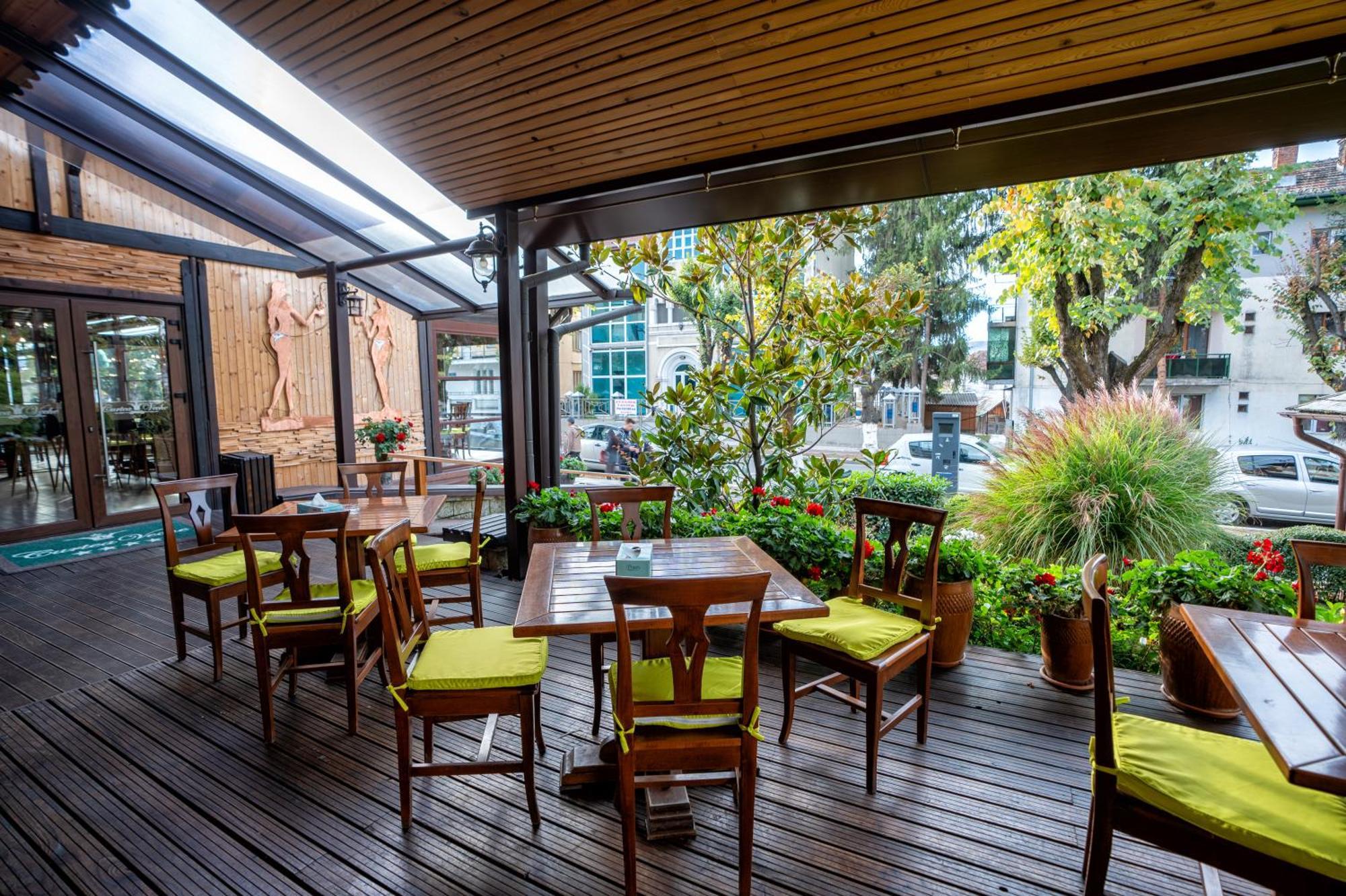 Hotel Curtea Veche Куртя-де-Арджеш Экстерьер фото